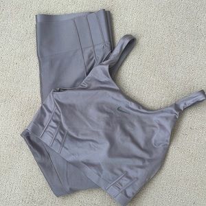 Nike Dri-Fit Silver running set